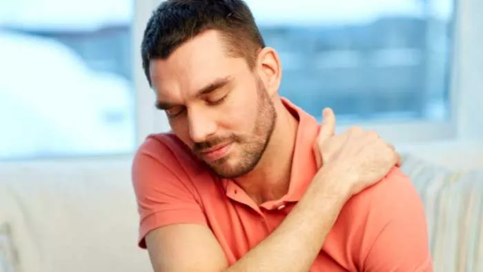 bol u levom ramenu posle jela