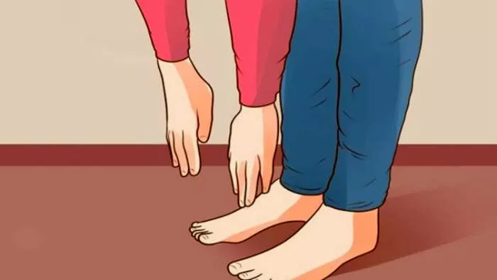 dodirivanje prstiju na nogama