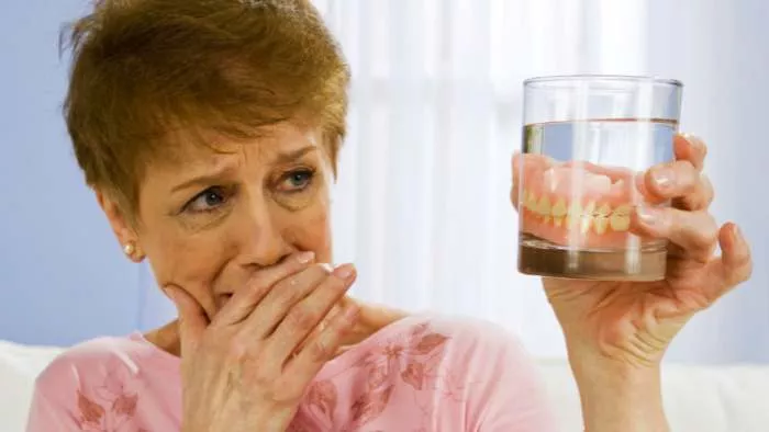 nošenje zubne proteze