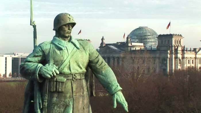 Zapadni mit o Istočnom frontu, nemačkoj i sovjetskoj armiji-soviet-war-memorial-reichstag-dome