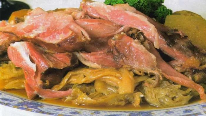 kolenica u kiselom kupusu