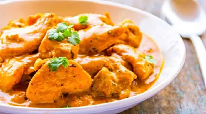 pileće grudi u kari sosu