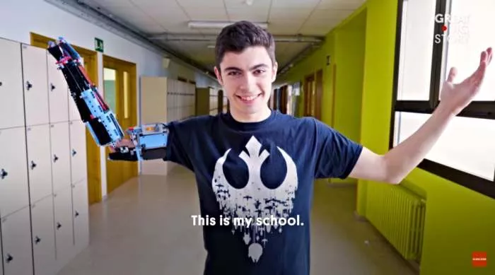 napravio protetičku ruku