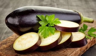 Zašto je dobar i zdrav Plavi patlidžan (Solanum melongena) kao voće! Zašto je dobar i zdrav Plavi patlidžan (Solanum melongena) kao voće!