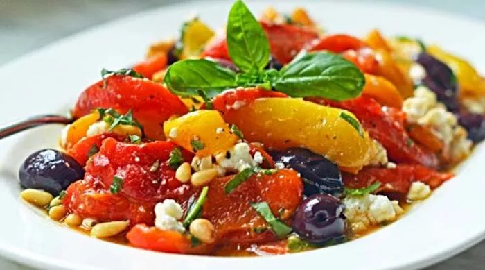 ljutenica s pinjolama