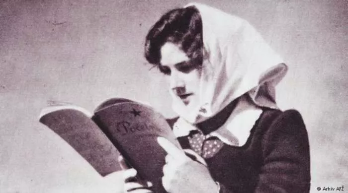 osmi mart i sfrj šta su radile Jugoslovenke za svoj praznik osmi mart i sfrj šta su radile Jugoslovenke za svoj praznik