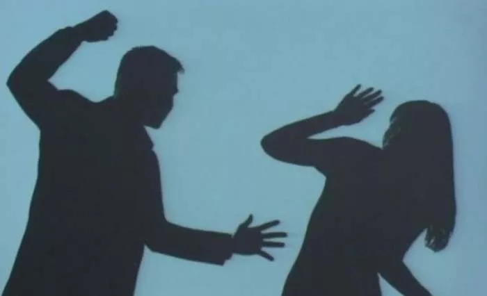 Unutar porodično nasilje - Kako prepoznati nasilje u porodici Unutar porodično nasilje - Kako prepoznati nasilje u porodici