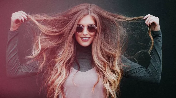 Devojka-sa-gustom-kosom