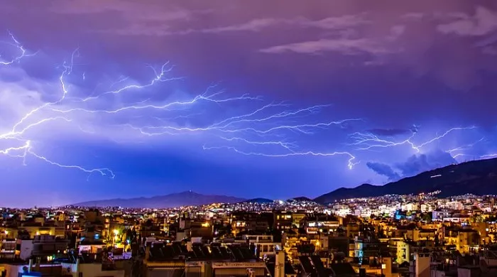 atmosfera naelektrisana