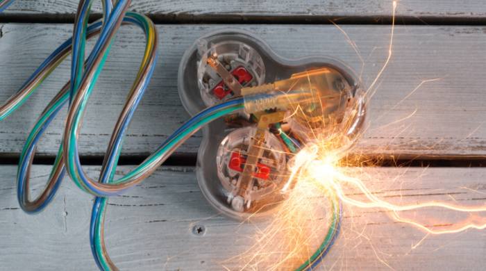 Kvarovi na električnim instalacijama
