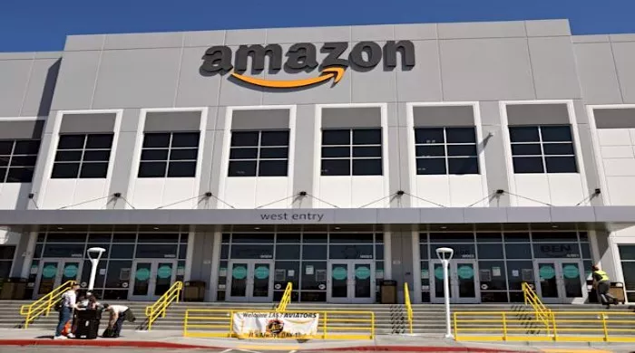 amazon kupuje centre