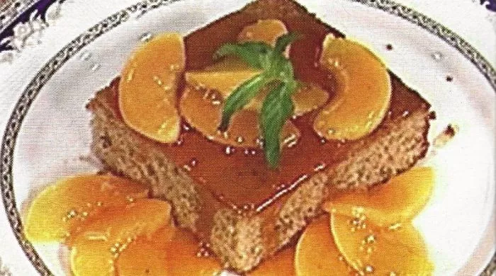 kolač sa prelivom od kajsija